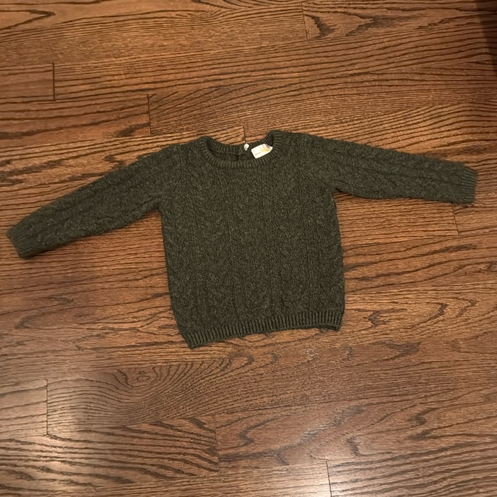 LIKE NEW Bloomingdale’s 18-24M green cable knit sweater w/ buttons in the back